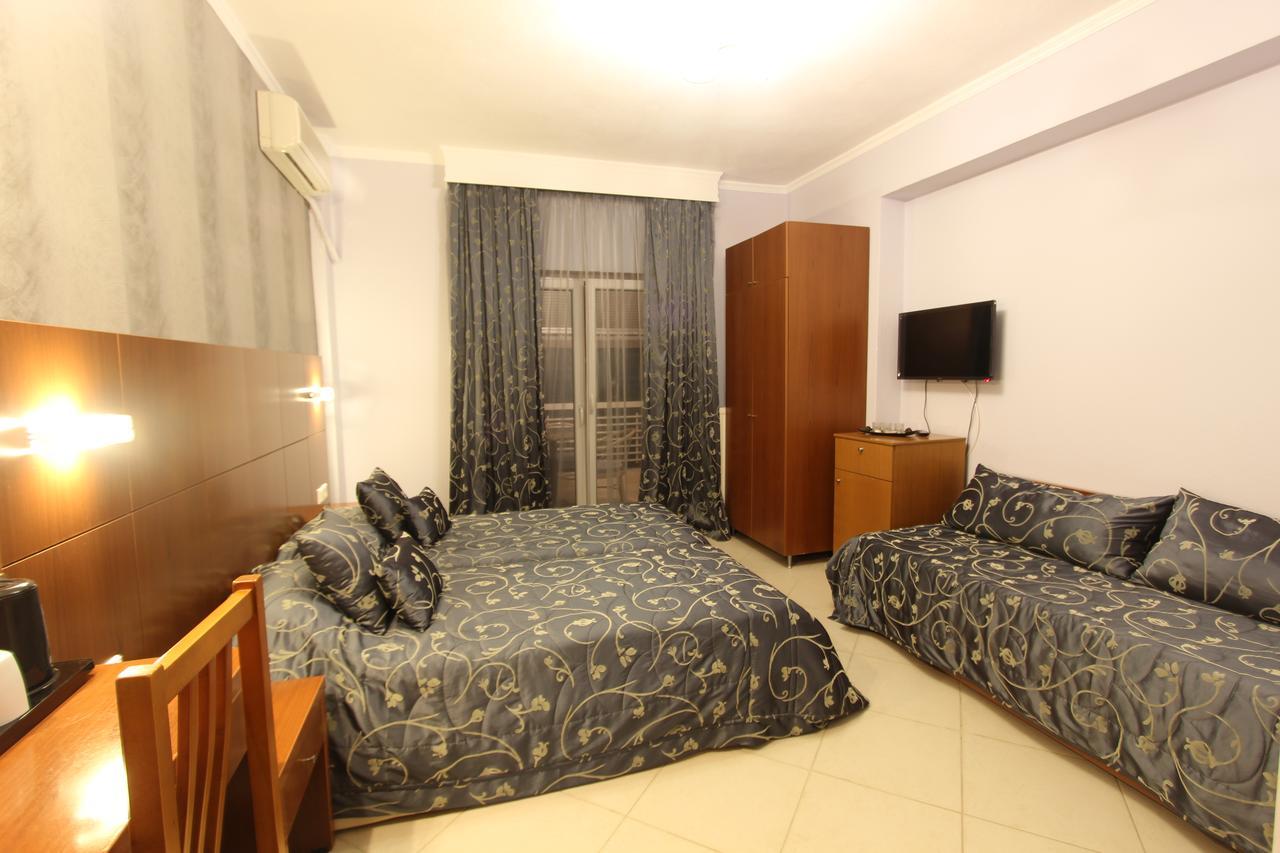 Hotel Mallas Nea Kallikrateia Kültér fotó